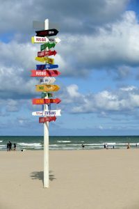Berck Panneaux indicateurs distance pays