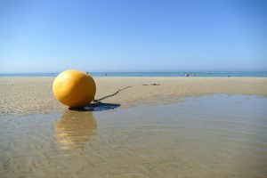 Berck Bouée échouée sur le sable