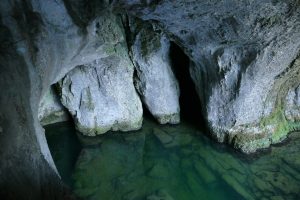 Source du Lison A l'intèrieur de la grotte